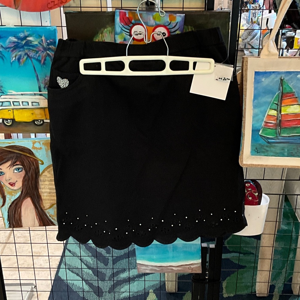 Chic Black Pencil Skirt with Scalloped Hem
